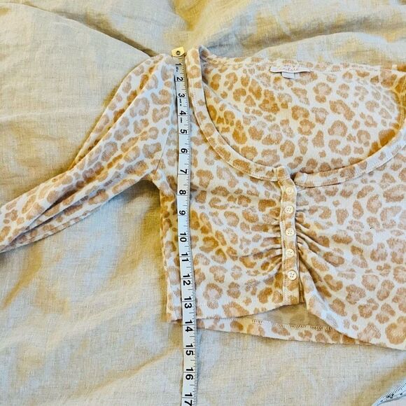 Colsie XS soft long sleeve leopard crop‎ Henley soft - Picture 7 of 8